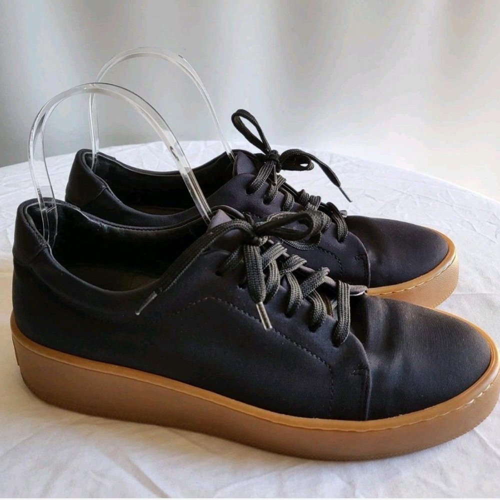 Jenni Kayne Black and Brown Minimalist Sneakers